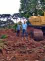 Município utiliza escavadeira hidráulica do G8 para auxiliar produtores rurais